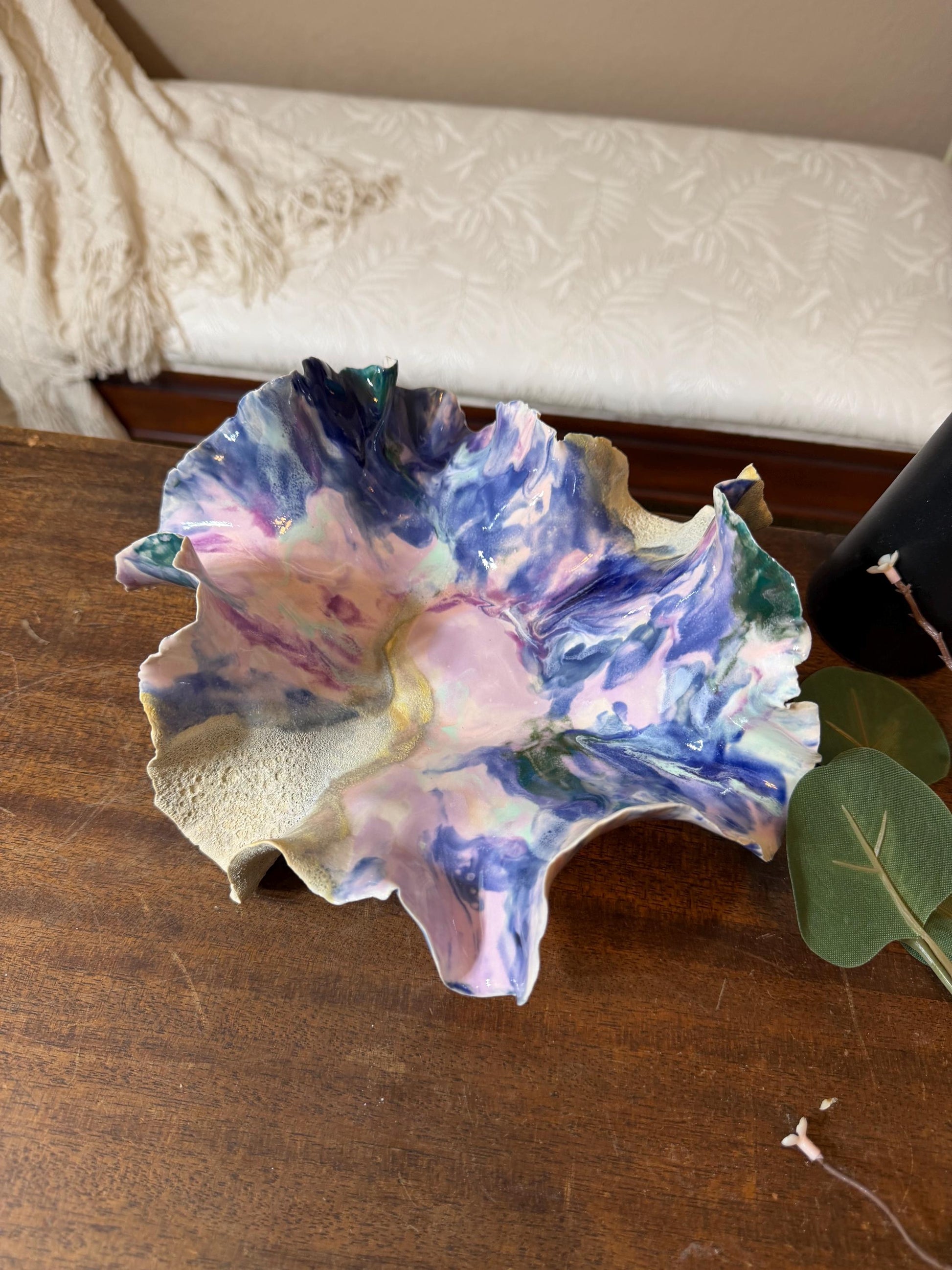 Blossom Bowl - Elegant Porcelain Keepsake Dish for Stylish Home Décor and Unique Gifts